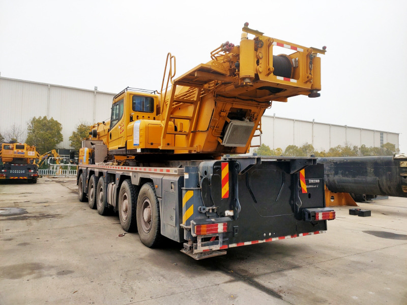XCMG Official 130t Second Hand All Terrain Mobile Crane XCA130L8C Hydraulic Arm Crane Price List - עגורן לכל שטח: תמונה 4 XCMG Official 130t Second Hand All Terrain Mobile Crane XCA130L8C Hydraulic Arm Crane Price List - עגורן לכל שטח: תמונה 4