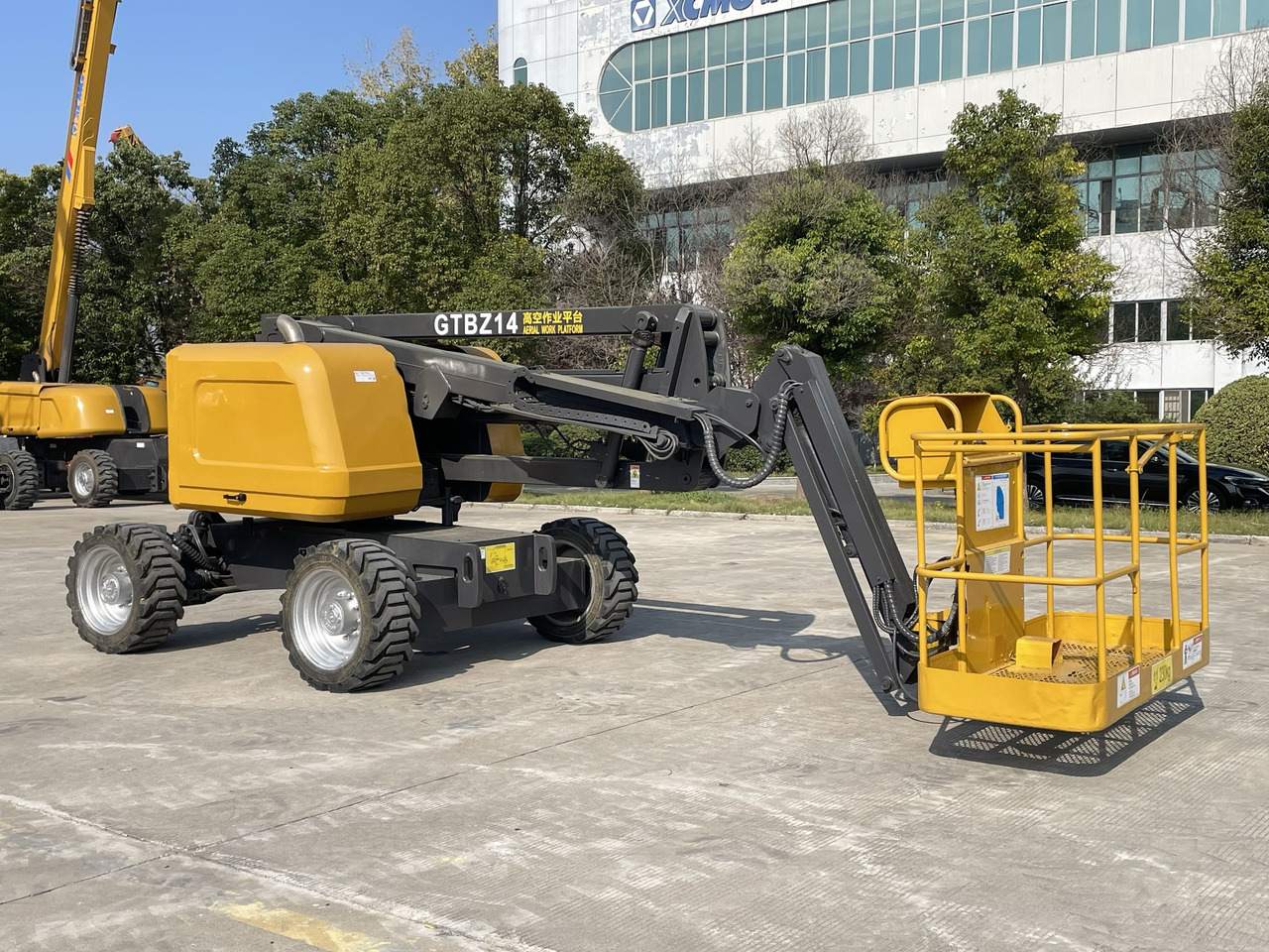 XCMG Official Cherry Picker Lift GTBZ14J 14m Used Articulated Boom Lift Hot Sale - זרוע מרפקי: תמונה 4 XCMG Official Cherry Picker Lift GTBZ14J 14m Used Articulated Boom Lift Hot Sale - זרוע מרפקי: תמונה 4