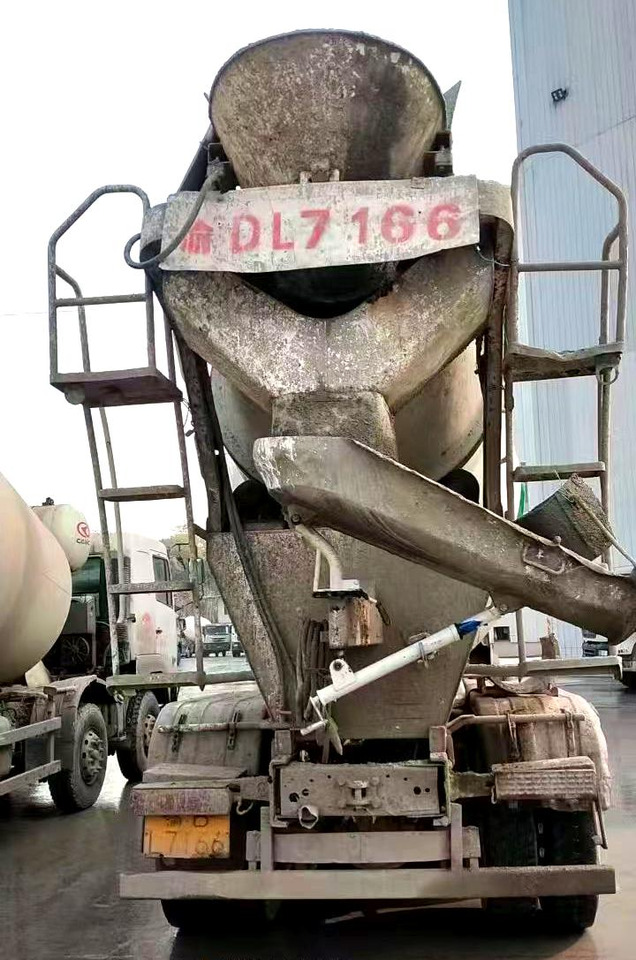 XCMG Official Construction Cement Mixer G4804B 12m³ Used Mobile Concrete Mixer Truck for sale - תוף מערבל בטון: תמונה 4 XCMG Official Construction Cement Mixer G4804B 12m³ Used Mobile Concrete Mixer Truck for sale - תוף מערבל בטון: תמונה 4