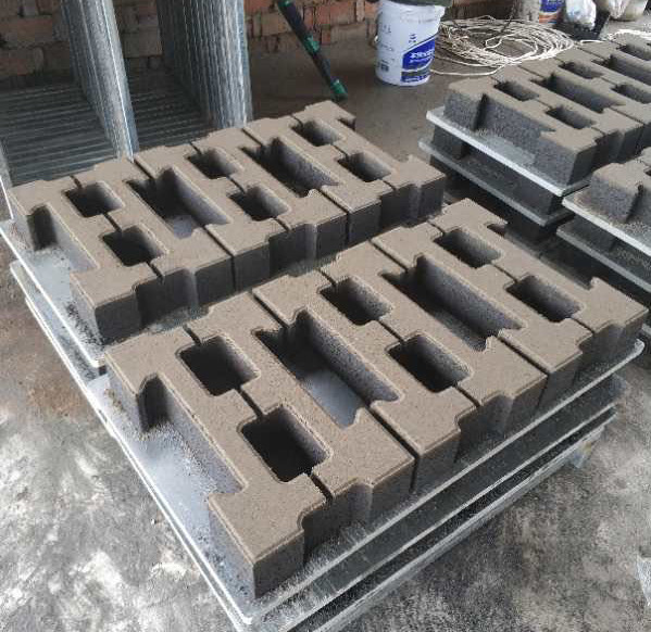 XCMG Official Full Automatic Concrete Brick Block Making Machine for Sale - ציוד לייצור בלוקים: תמונה 3 XCMG Official Full Automatic Concrete Brick Block Making Machine for Sale - ציוד לייצור בלוקים: תמונה 3