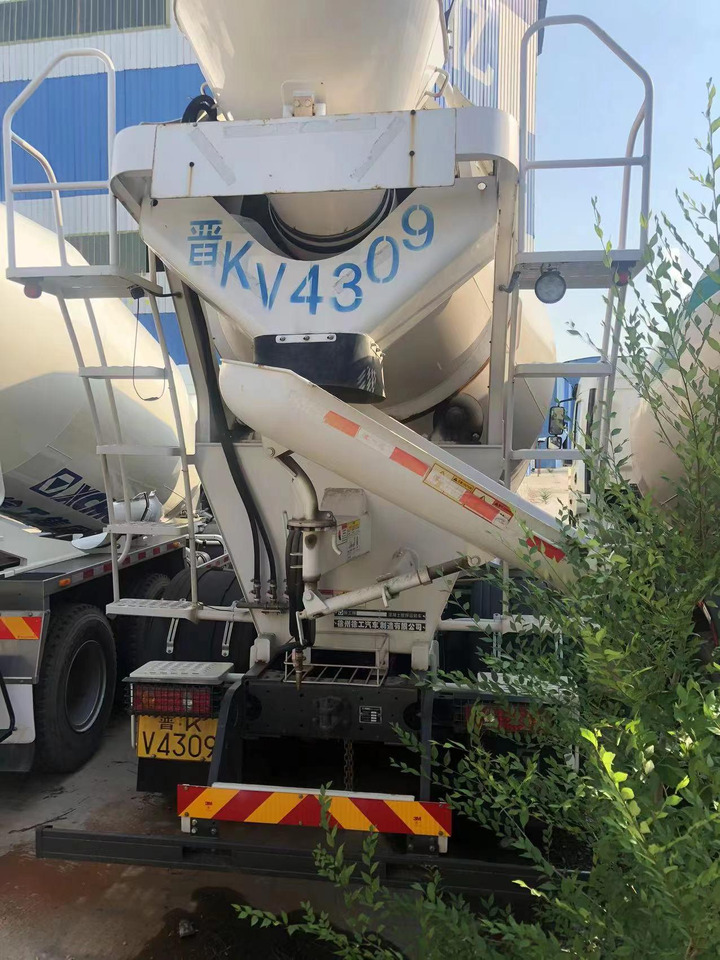XCMG Official G12V China 12 Cubic Used Concrete Mixer Truck with Good Price - משאית מערבלת בטון: תמונה 5 XCMG Official G12V China 12 Cubic Used Concrete Mixer Truck with Good Price - משאית מערבלת בטון: תמונה 5