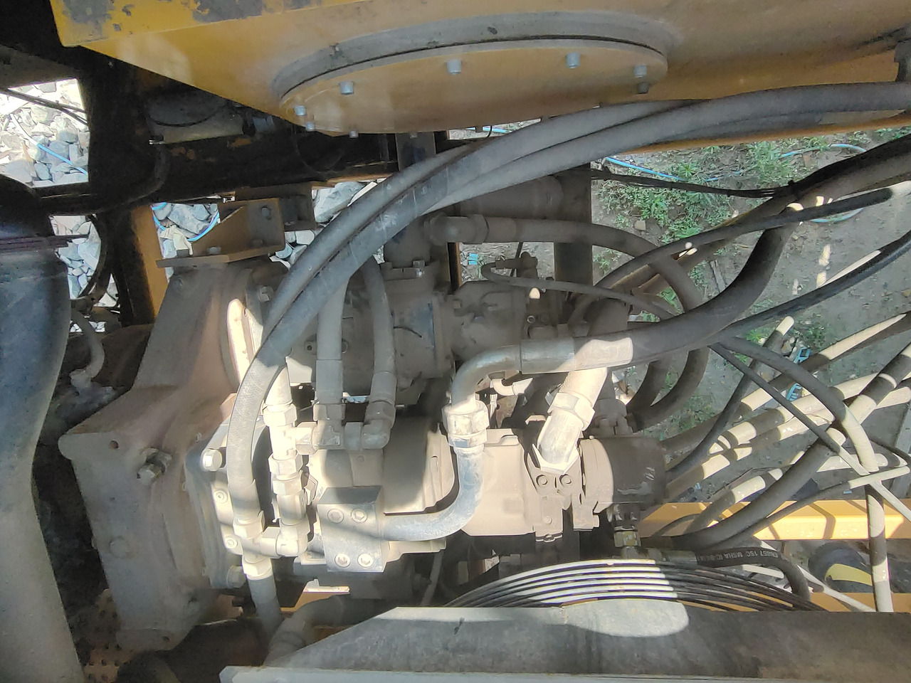 עגורן זוחל XCMG Official Hydraulic Lifting Crawler Crane XGC650 650 Used Mobile Crane Price For Sale: תמונה 8 עגורן זוחל XCMG Official Hydraulic Lifting Crawler Crane XGC650 650 Used Mobile Crane Price For Sale: תמונה 8