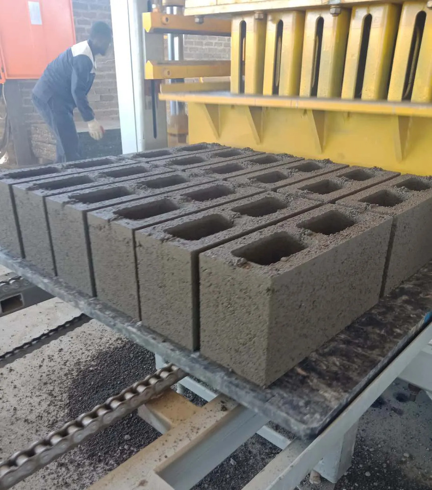 XCMG Official MM8-15 Block Making Machine for Make Clay Brick - ציוד לייצור בלוקים: תמונה 3 XCMG Official MM8-15 Block Making Machine for Make Clay Brick - ציוד לייצור בלוקים: תמונה 3
