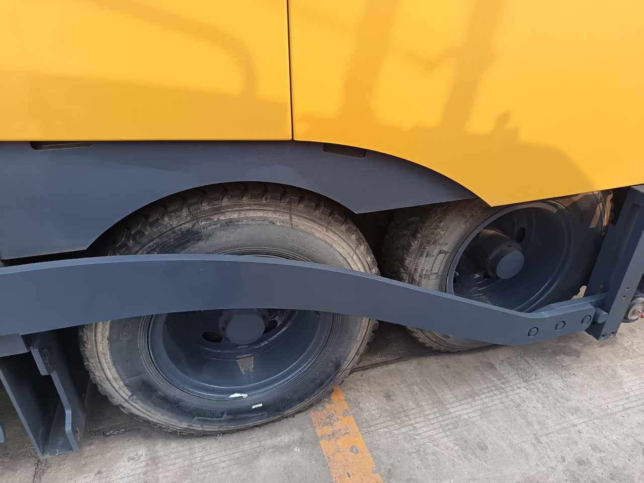 XCMG Official Road Machinery Used Asphalt Paver RP453L 3.4m Small Asphalt Paver Price - מרצף אספלט: תמונה 4 XCMG Official Road Machinery Used Asphalt Paver RP453L 3.4m Small Asphalt Paver Price - מרצף אספלט: תמונה 4