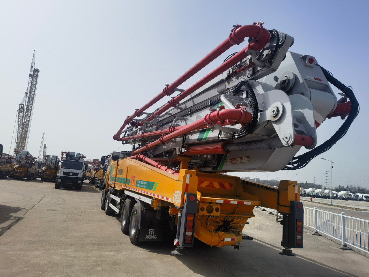 XCMG Official Second Hand 62m Concrete Boom Pump HB62V Truck Mounted Concrete Pump For Sale - משאית משאבת בטון: תמונה 4 XCMG Official Second Hand 62m Concrete Boom Pump HB62V Truck Mounted Concrete Pump For Sale - משאית משאבת בטון: תמונה 4