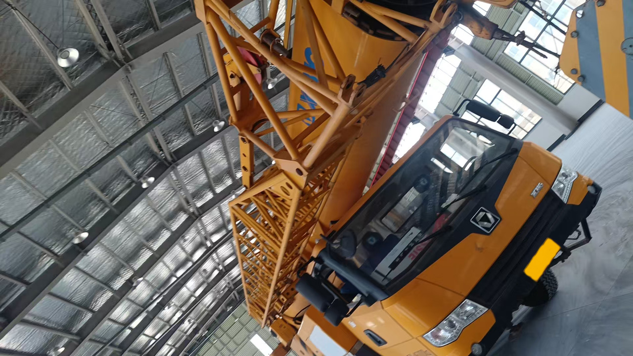 XCMG Official Second Hand 70 Ton Mobile Crane QY70K5D_1 Truck Mounted Crane - עגורן נייד: תמונה 4 XCMG Official Second Hand 70 Ton Mobile Crane QY70K5D_1 Truck Mounted Crane - עגורן נייד: תמונה 4