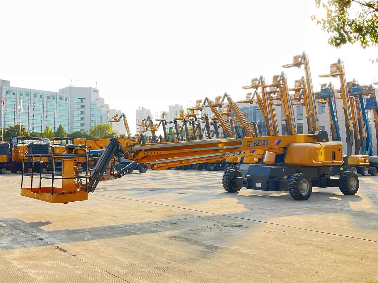 XCMG Official Used Aerial Boom Lift GTBZ30S 30 Meters Mobile Cherry Picker Price - מוט טלסקופי: תמונה 4 XCMG Official Used Aerial Boom Lift GTBZ30S 30 Meters Mobile Cherry Picker Price - מוט טלסקופי: תמונה 4