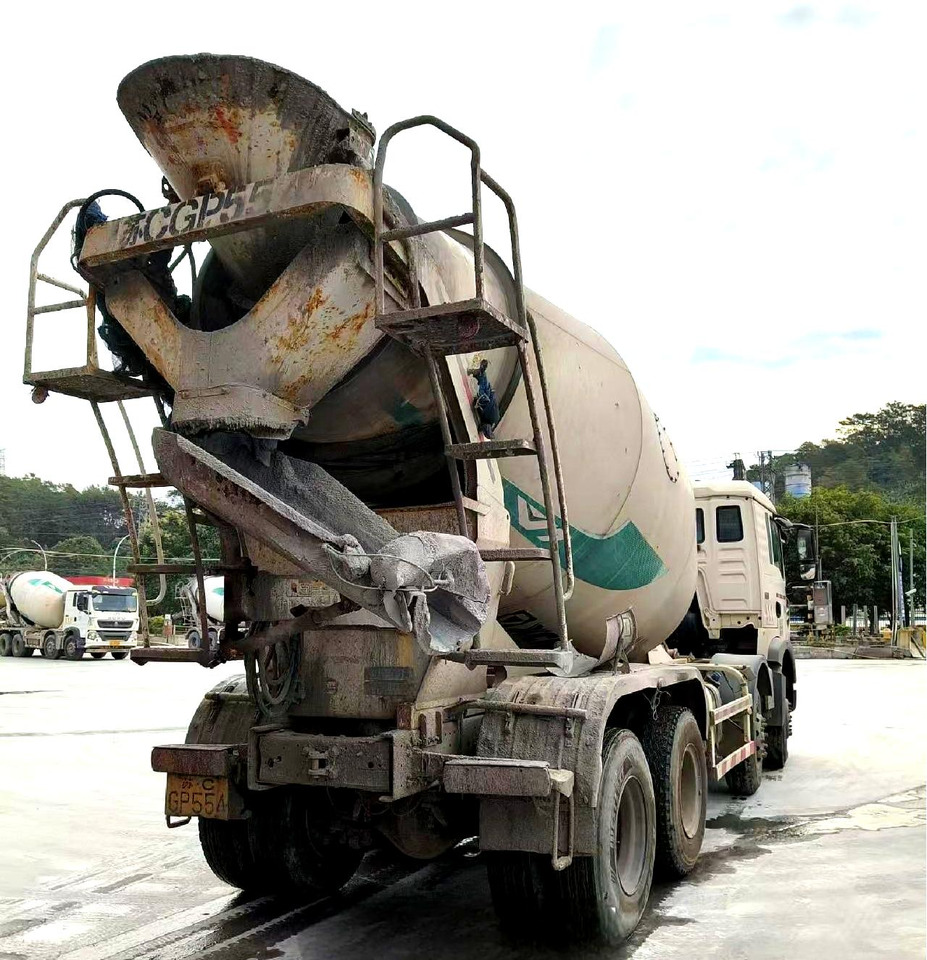 XCMG Official Used Concrete Mixer Truck HOWO G4802D 12m³ Cement Mixer Truck Price - משאית מערבלת בטון: תמונה 3 XCMG Official Used Concrete Mixer Truck HOWO G4802D 12m³ Cement Mixer Truck Price - משאית מערבלת בטון: תמונה 3