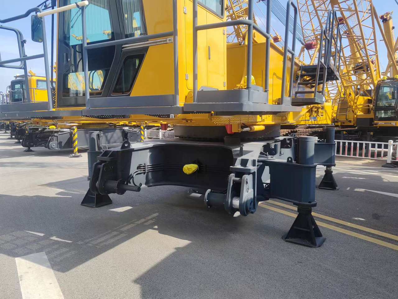 XCMG Official Used Mobile Crawler Crane XGC130-I 130 Ton Hydraulic Diesel Crane Hot Sale - עגורן זוחל: תמונה 3 XCMG Official Used Mobile Crawler Crane XGC130-I 130 Ton Hydraulic Diesel Crane Hot Sale - עגורן זוחל: תמונה 3