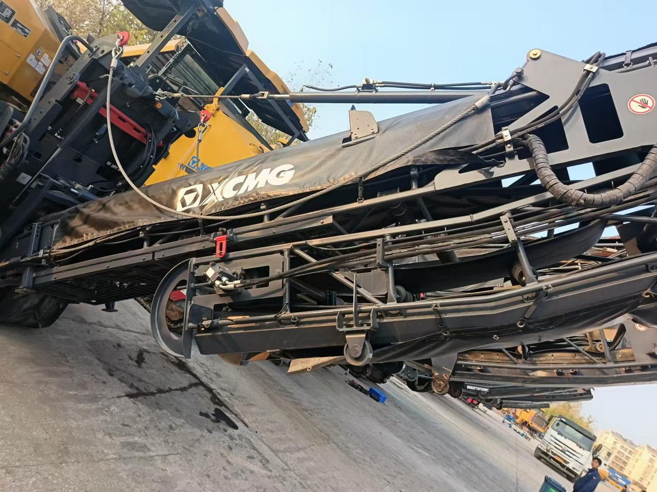 XCMG Official Used Road Asphalt Milling Machine XM1005K Asphalt Cold Planer Machine Price For Sale - מקצועה חשמלית קרה: תמונה 4 XCMG Official Used Road Asphalt Milling Machine XM1005K Asphalt Cold Planer Machine Price For Sale - מקצועה חשמלית קרה: תמונה 4