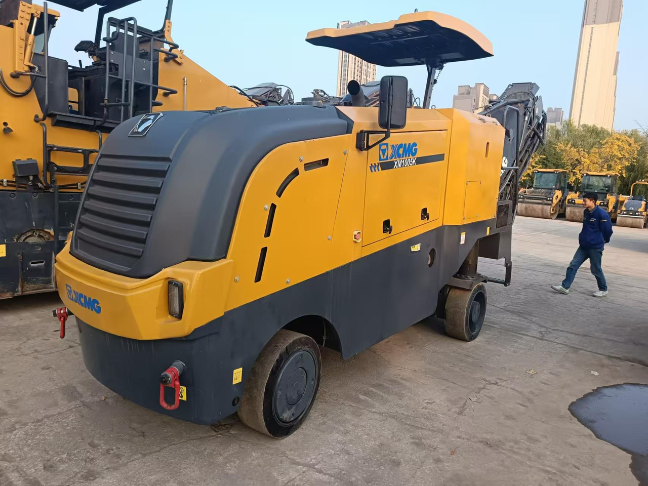 XCMG Official Used Road Asphalt Milling Machine XM1005K Asphalt Cold Planer Machine Price For Sale - מקצועה חשמלית קרה: תמונה 2 XCMG Official Used Road Asphalt Milling Machine XM1005K Asphalt Cold Planer Machine Price For Sale - מקצועה חשמלית קרה: תמונה 2
