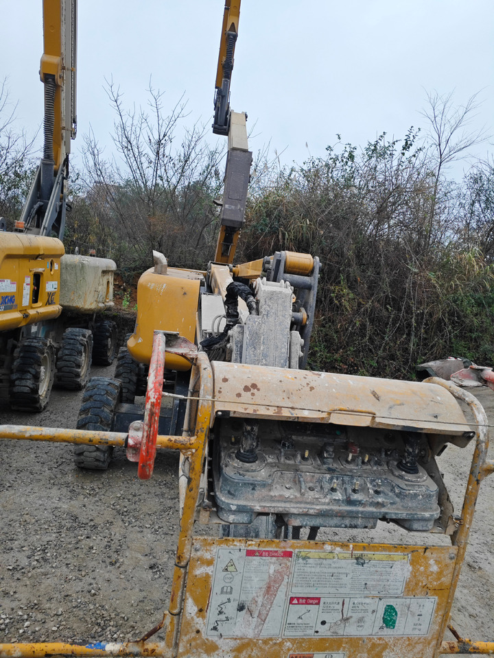 XCMG Official XGA16 16m Second Hand Articulated Boom Lift Platform With High Quality - זרוע מרפקי: תמונה 2 XCMG Official XGA16 16m Second Hand Articulated Boom Lift Platform With High Quality - זרוע מרפקי: תמונה 2
