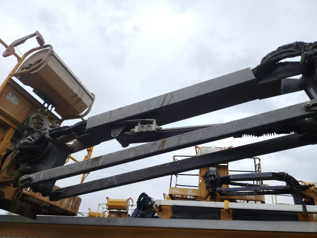 מוט טלסקופי XCMG Official XGS22 Used Towable Boom Lift Telescoping Lift 22m Aerial Work Platform Price: תמונה 6