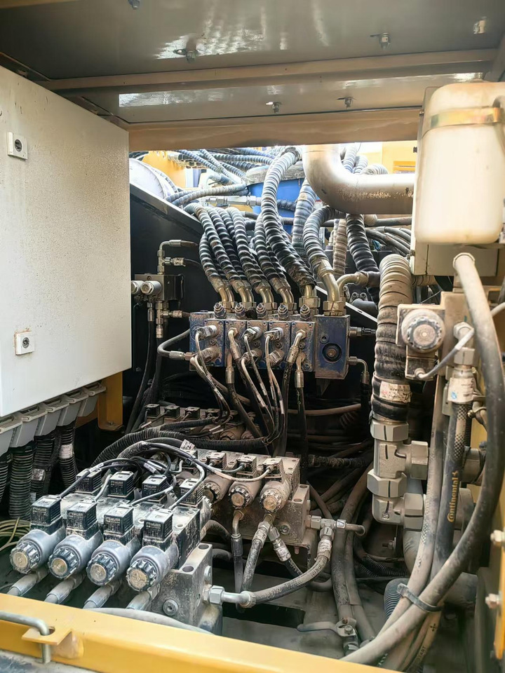 XCMG Official XR160E 56m Depth Hydraulic Borehole Drilling Rig Machine Rotary Piling - אסדת קידוח: תמונה 2 XCMG Official XR160E 56m Depth Hydraulic Borehole Drilling Rig Machine Rotary Piling - אסדת קידוח: תמונה 2
