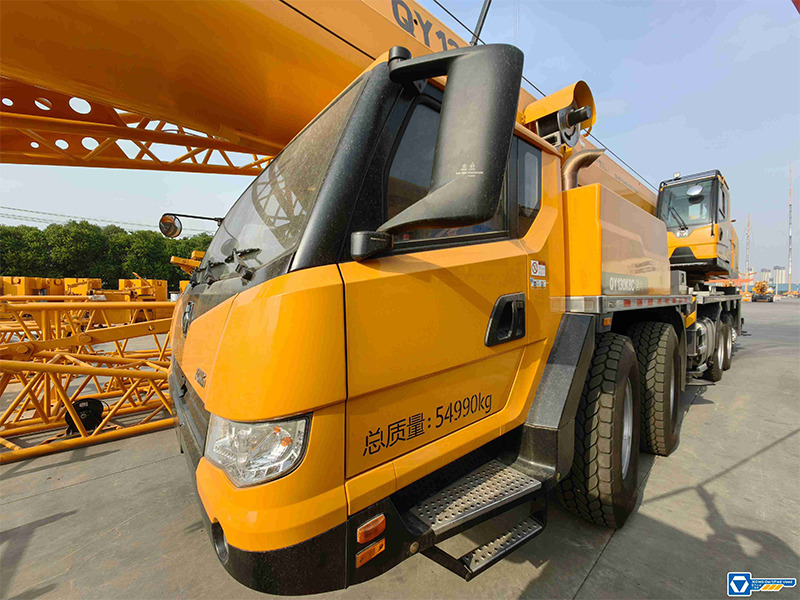 XCMG QY130K8C 130ton used crane boom truck for sale - עגורן נייד: תמונה 2 XCMG QY130K8C 130ton used crane boom truck for sale - עגורן נייד: תמונה 2