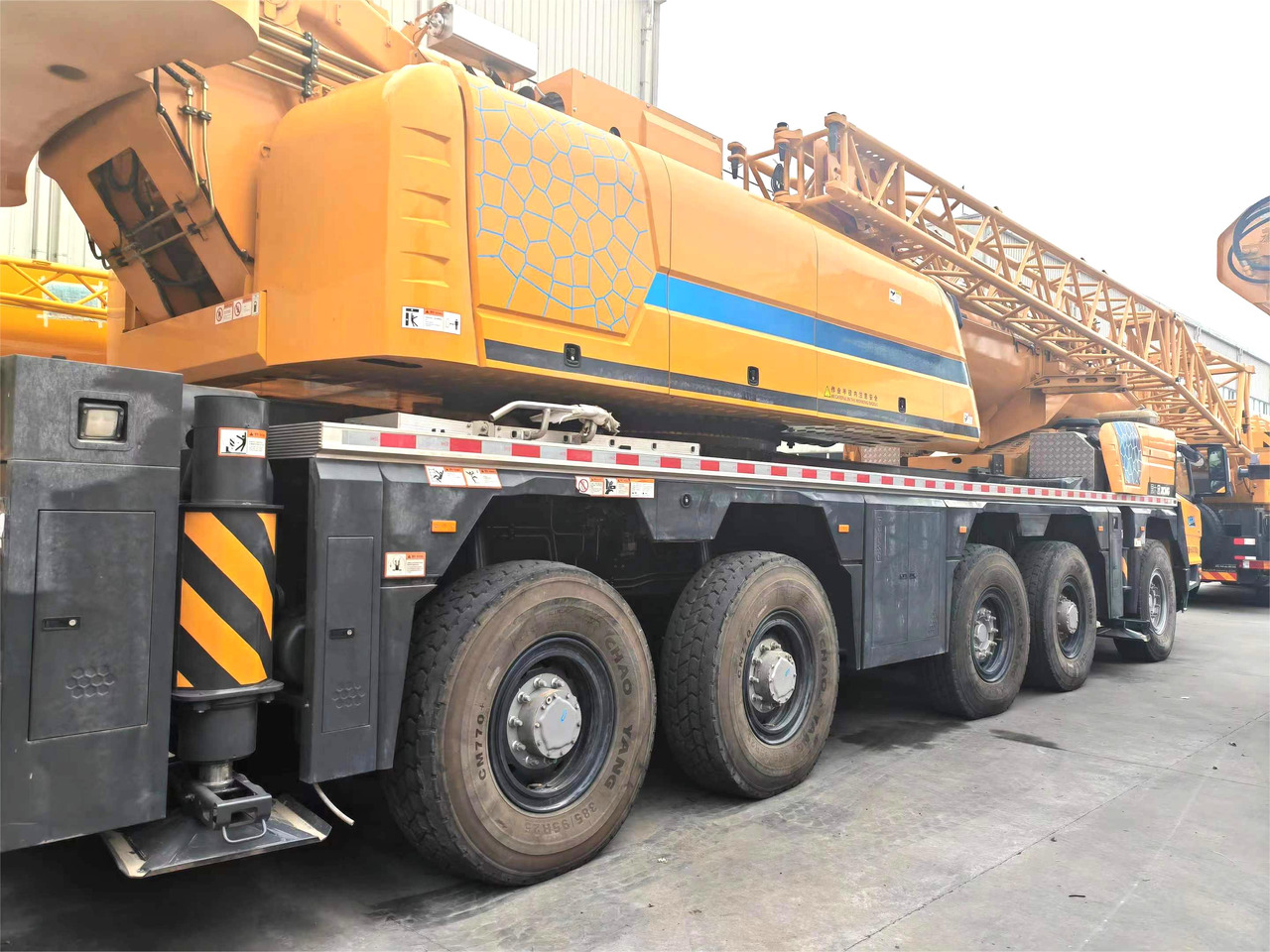 XCMG XCA160L8 Used 160 Ton Hydraulic Mobile All Terrain Truck Crane Price for Sale - עגורן לכל שטח: תמונה 3 XCMG XCA160L8 Used 160 Ton Hydraulic Mobile All Terrain Truck Crane Price for Sale - עגורן לכל שטח: תמונה 3