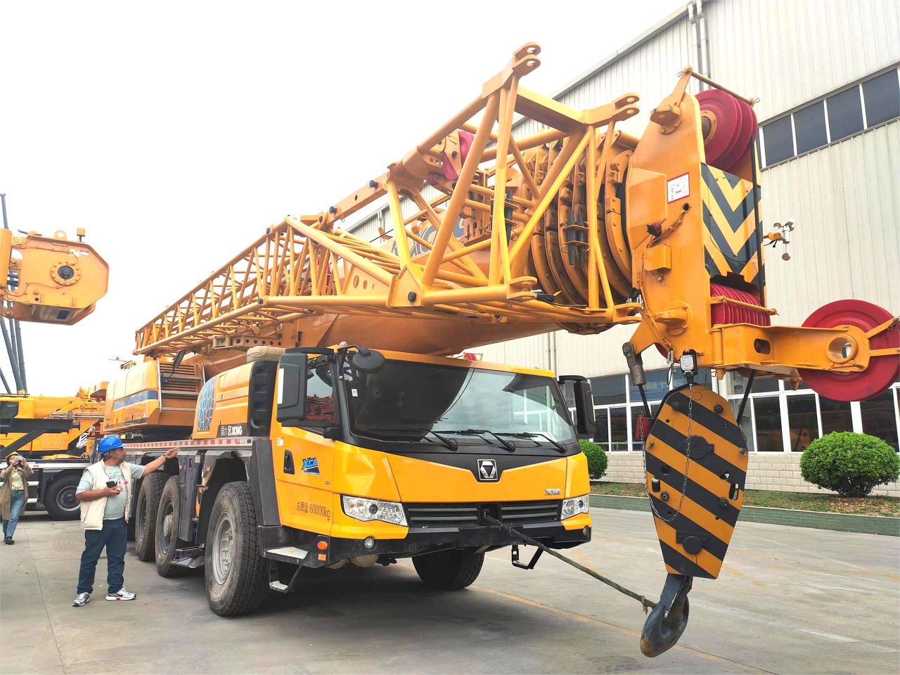 XCMG XCA160L8 Used 160 Ton Hydraulic Mobile All Terrain Truck Crane Price for Sale - עגורן לכל שטח: תמונה 4 XCMG XCA160L8 Used 160 Ton Hydraulic Mobile All Terrain Truck Crane Price for Sale - עגורן לכל שטח: תמונה 4