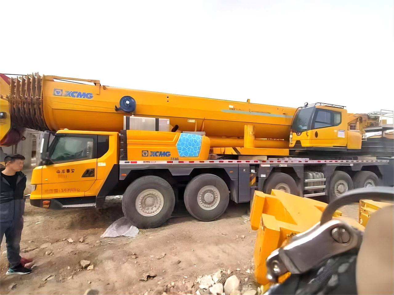 XCMG XCA180L8C 2021 Year Crane Lifting Equipment Used 180 Ton Mobile All Terrain Crane for Sale - עגורן לכל שטח: תמונה 2 XCMG XCA180L8C 2021 Year Crane Lifting Equipment Used 180 Ton Mobile All Terrain Crane for Sale - עגורן לכל שטח: תמונה 2