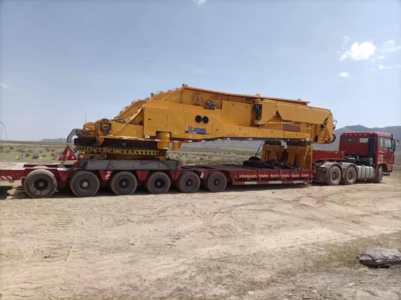 XCMG XCA2600 Used 2600 Ton Large All Terrain Truck Crane with Good Performance - עגורן לכל שטח: תמונה 4 XCMG XCA2600 Used 2600 Ton Large All Terrain Truck Crane with Good Performance - עגורן לכל שטח: תמונה 4