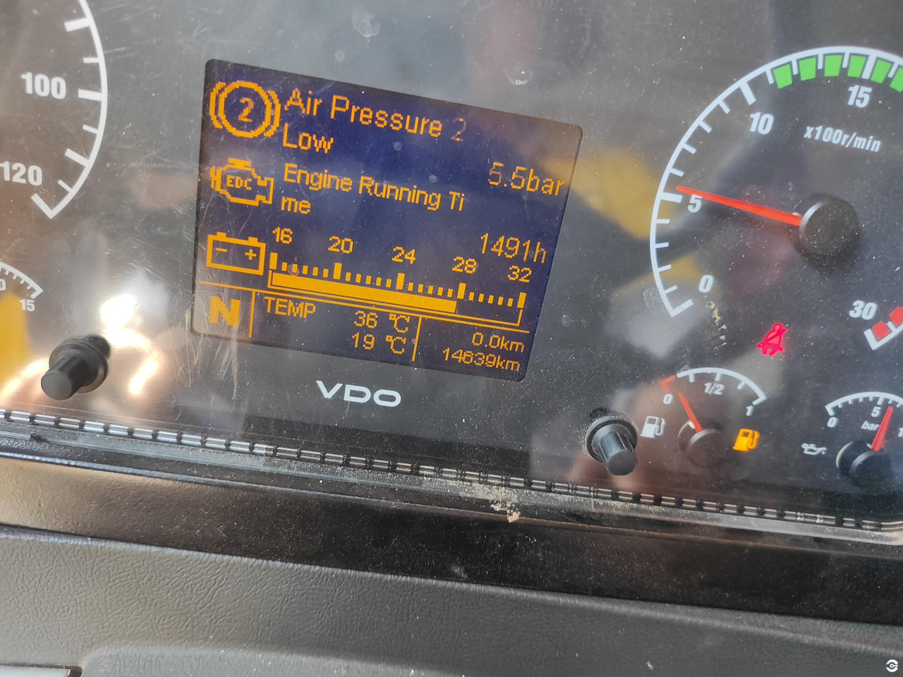 XCMG XCT100_M 100ton 2021 used mobile truck crane for sale - עגורן נייד: תמונה 4 XCMG XCT100_M 100ton 2021 used mobile truck crane for sale - עגורן נייד: תמונה 4