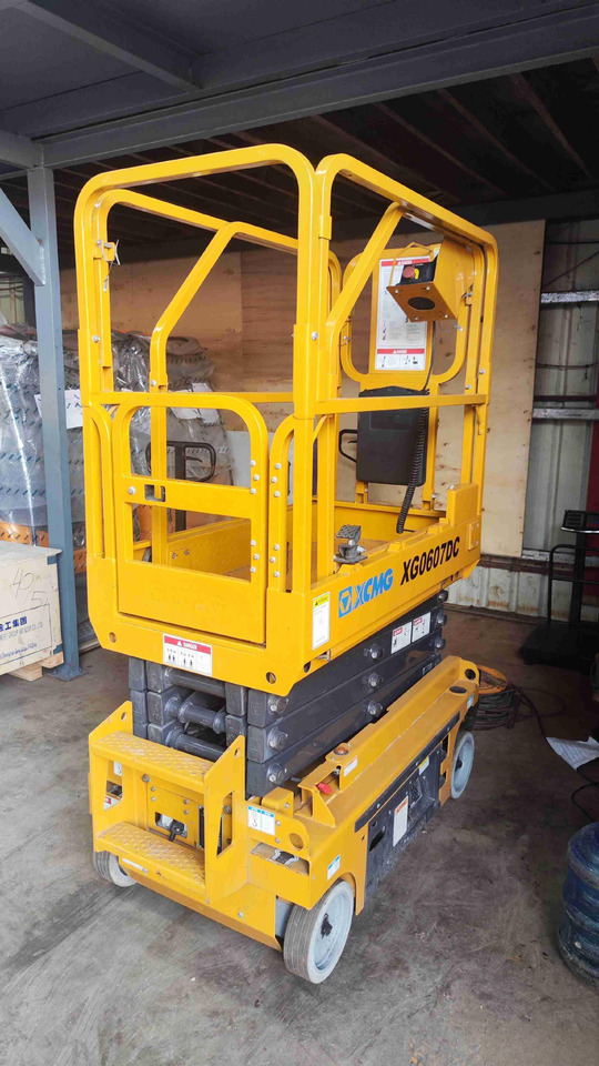 XCMG XG0607DC 6m diesel wheeled scissor lift for sale - מעלית מספריים: תמונה 4 XCMG XG0607DC 6m diesel wheeled scissor lift for sale - מעלית מספריים: תמונה 4