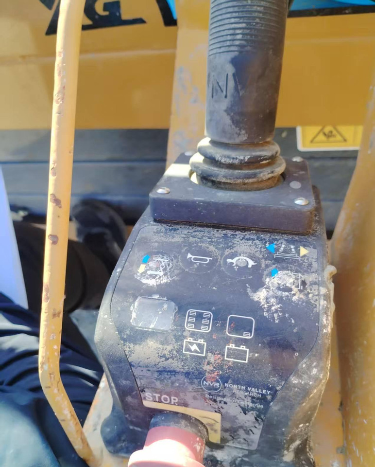 XCMG XG1008HA-Li 10m used Lithium battery scissor aerial work platform - מעלית מספריים: תמונה 5 XCMG XG1008HA-Li 10m used Lithium battery scissor aerial work platform - מעלית מספריים: תמונה 5