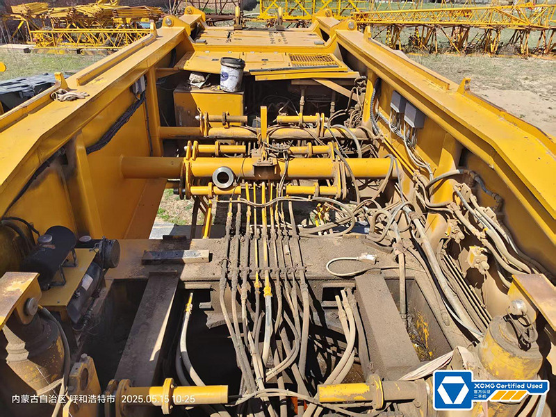 XCMG XGC650 used mobile hydraulic hoist lift machine 650ton crawler crane - עגורן זוחל: תמונה 3 XCMG XGC650 used mobile hydraulic hoist lift machine 650ton crawler crane - עגורן זוחל: תמונה 3