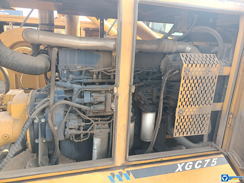 XCMG XGC75 small used 75ton crwler crane mobile with with Main Boom 58m - עגורן זוחל: תמונה 4 XCMG XGC75 small used 75ton crwler crane mobile with with Main Boom 58m - עגורן זוחל: תמונה 4