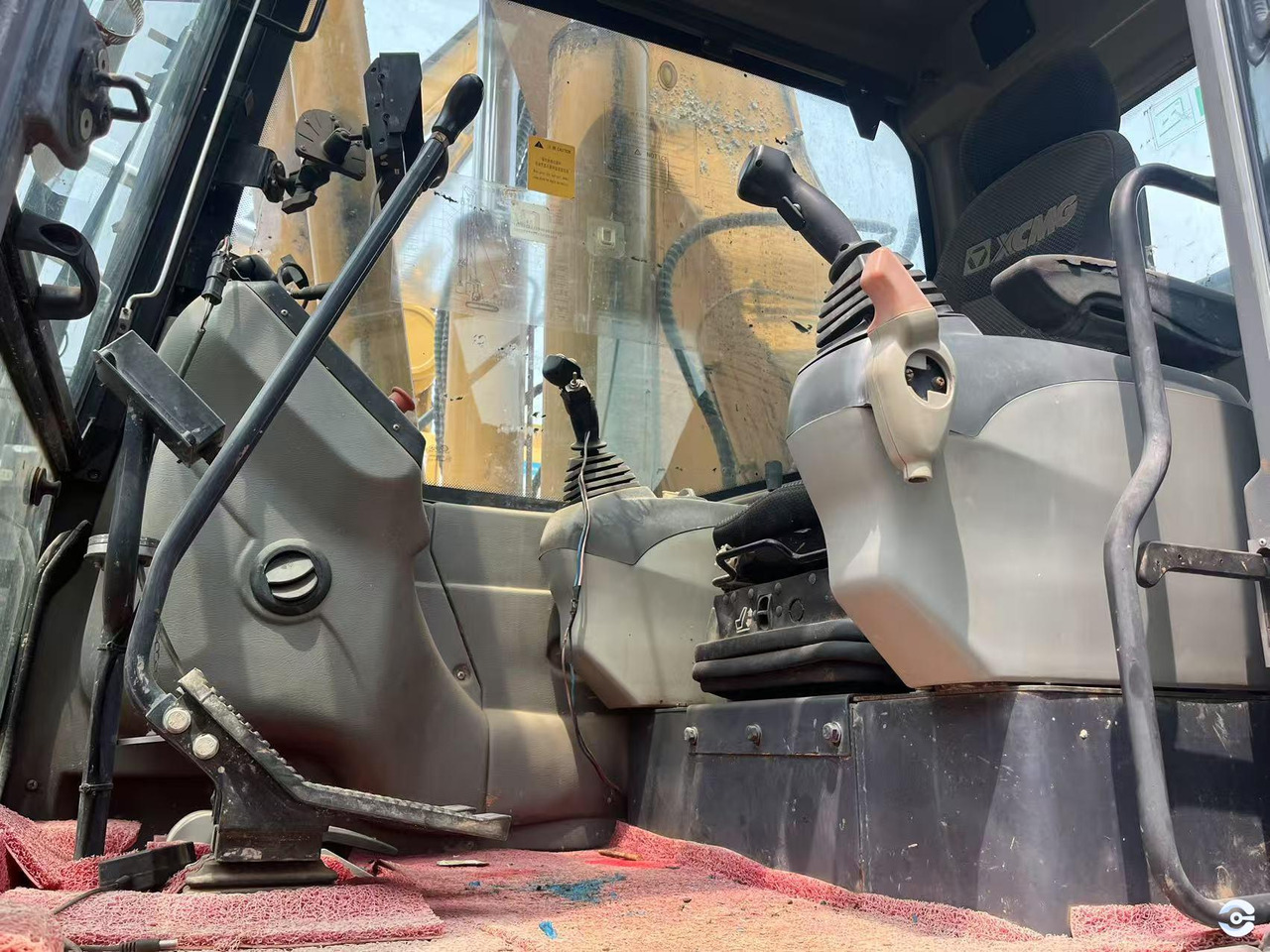 XCMG XR220D mobile crawler rotary drilling rig 25m - אסדת קידוח: תמונה 3 XCMG XR220D mobile crawler rotary drilling rig 25m - אסדת קידוח: תמונה 3