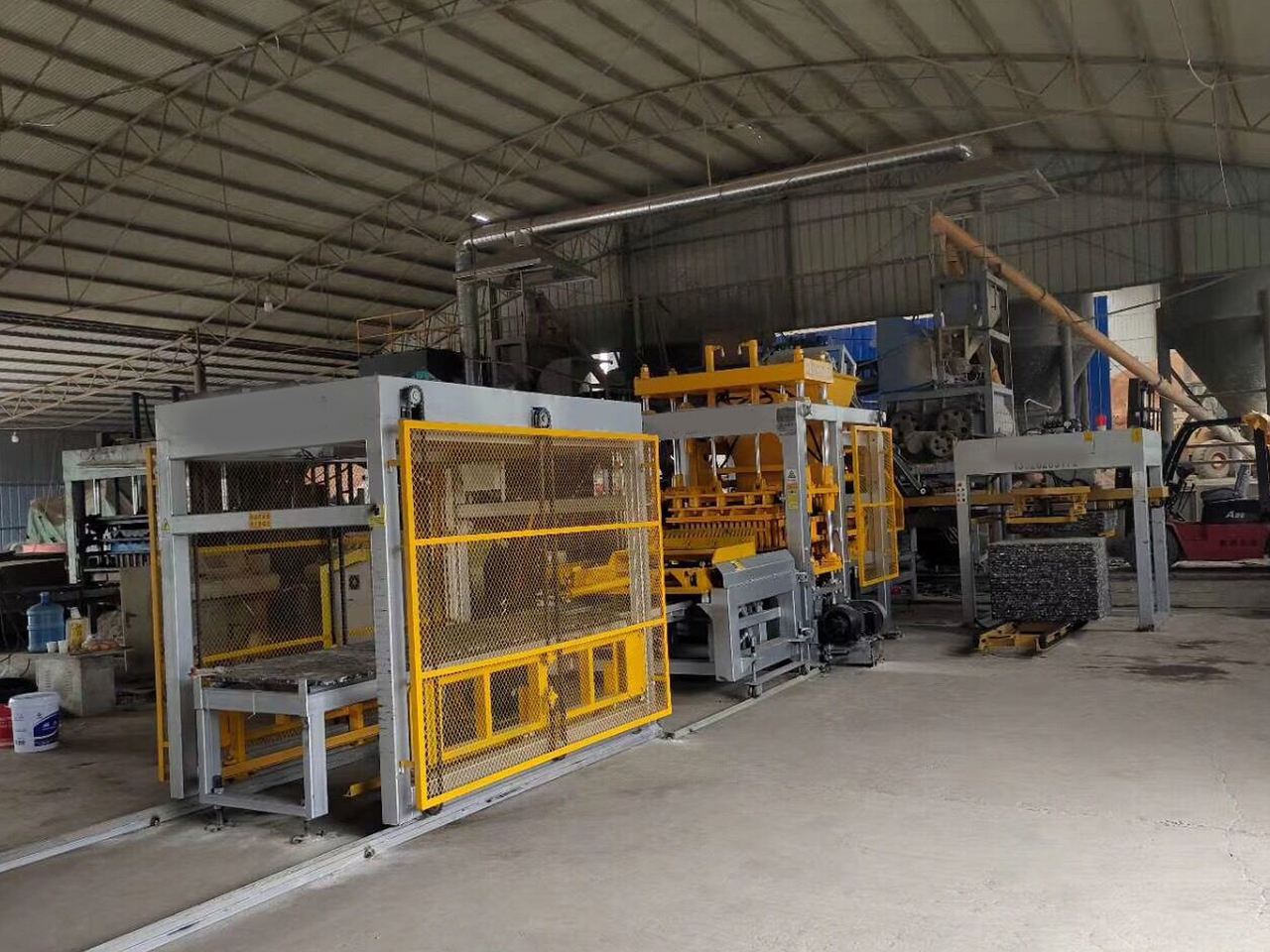 XCMG manufacturer MM8-15 Mud Red Clay Brick Making Machine - ציוד לייצור בלוקים: תמונה 3 XCMG manufacturer MM8-15 Mud Red Clay Brick Making Machine - ציוד לייצור בלוקים: תמונה 3