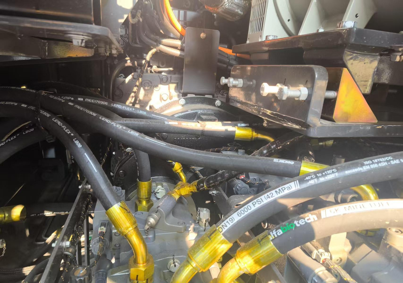 XCMG official used asphalt paver RP905IV Concrete machine - מרצף אספלט: תמונה 2 XCMG official used asphalt paver RP905IV Concrete machine - מרצף אספלט: תמונה 2