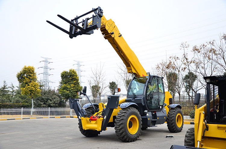 XCMG second hand telescopic boom forklift telehandler XC6-2506E price - מפעיל טלסקופי: תמונה 3 XCMG second hand telescopic boom forklift telehandler XC6-2506E price - מפעיל טלסקופי: תמונה 3
