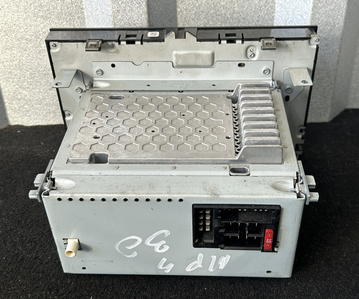 BOSCH RADIO NAVIGATION 7620000236 MERCEDES ACTROS A0004467662 - תא ופנים הרכב: תמונה 4 BOSCH RADIO NAVIGATION 7620000236 MERCEDES ACTROS A0004467662 - תא ופנים הרכב: תמונה 4