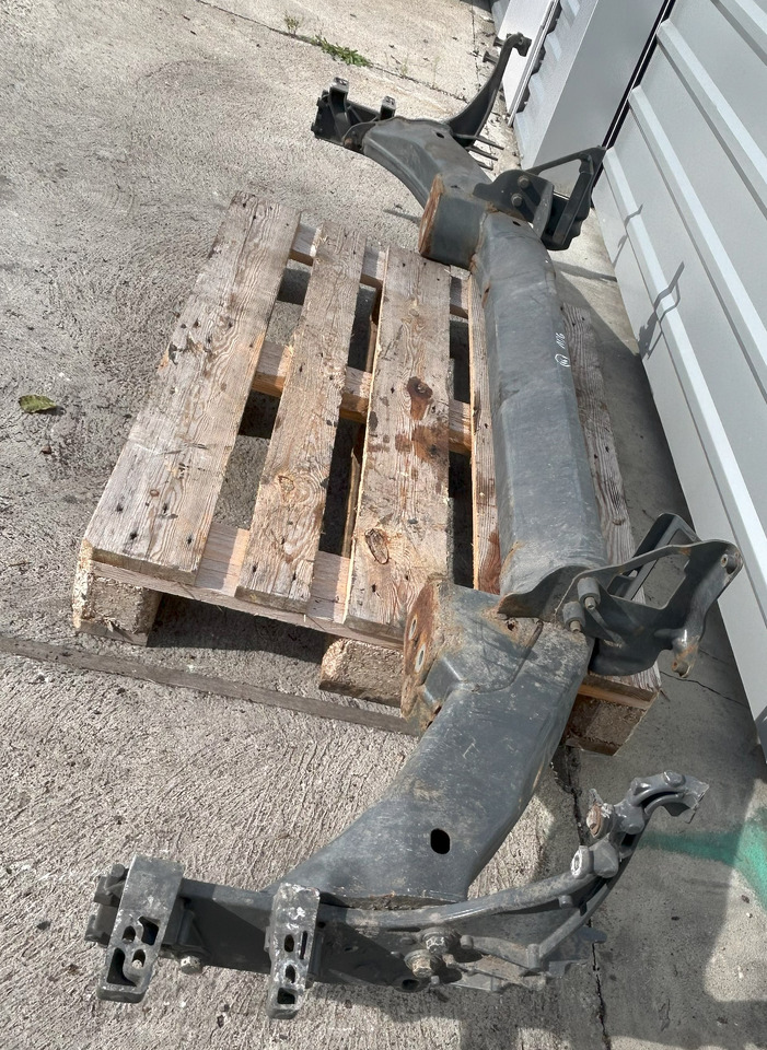 DAF CF EURO 6 BUMPER BEAM WITH STEP BRACKETS - פגוש: תמונה 5 DAF CF EURO 6 BUMPER BEAM WITH STEP BRACKETS - פגוש: תמונה 5