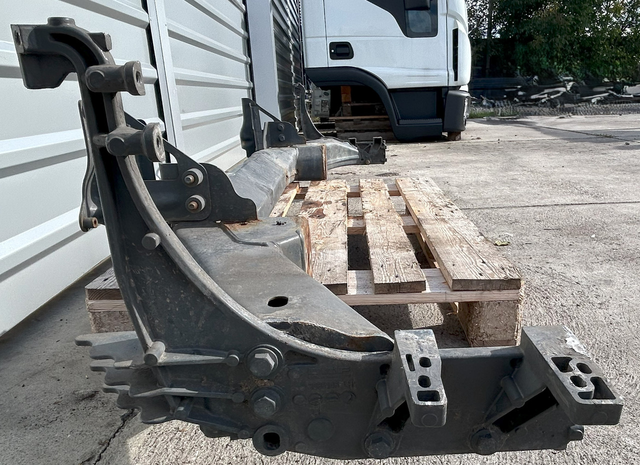DAF CF EURO 6 BUMPER BEAM WITH STEP BRACKETS - פגוש: תמונה 3 DAF CF EURO 6 BUMPER BEAM WITH STEP BRACKETS - פגוש: תמונה 3