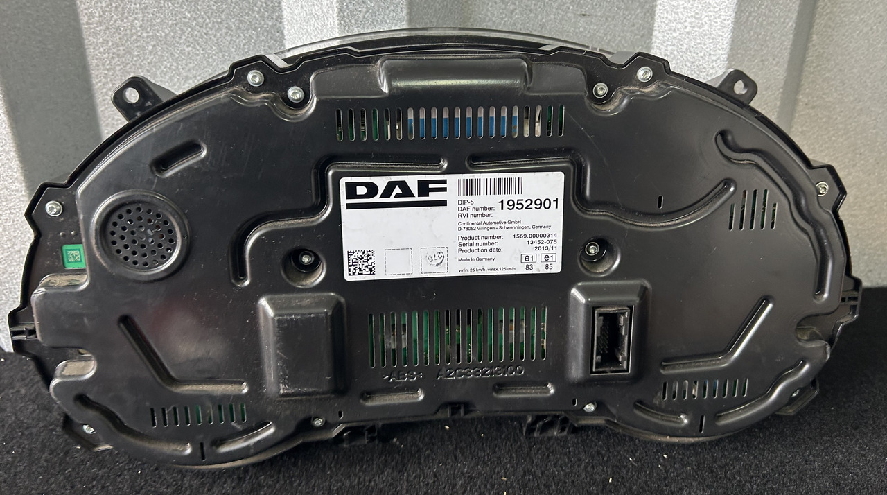 DAF DAF XF 106 CLOCK COUNTER 1952901 - לוח מחוונים: תמונה 2 DAF DAF XF 106 CLOCK COUNTER 1952901 - לוח מחוונים: תמונה 2