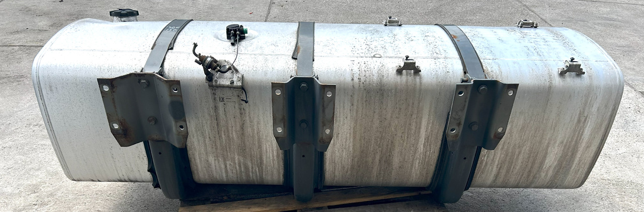 DAF XF 106 480 845L 2327x675x620 - מכל דלק עבור משאית: תמונה 2 DAF XF 106 480 845L 2327x675x620 - מכל דלק עבור משאית: תמונה 2