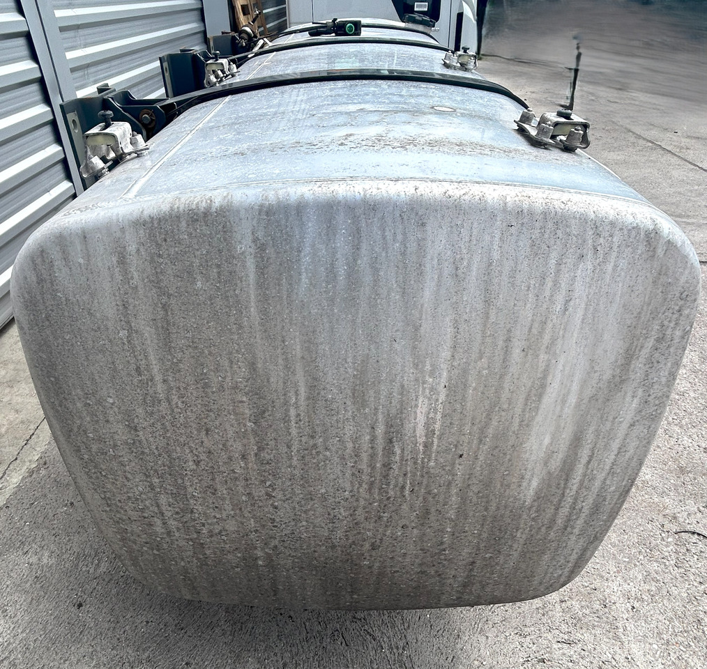 DAF XF 106 480 845L 2327x675x620 - מכל דלק עבור משאית: תמונה 5 DAF XF 106 480 845L 2327x675x620 - מכל דלק עבור משאית: תמונה 5