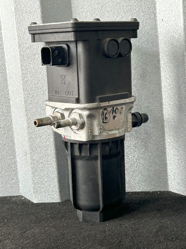 DAF XF 106 480 ADBLUE PUMP 4388105 A052Y605 - מערכת פליטה עבור משאית: תמונה 5 DAF XF 106 480 ADBLUE PUMP 4388105 A052Y605 - מערכת פליטה עבור משאית: תמונה 5