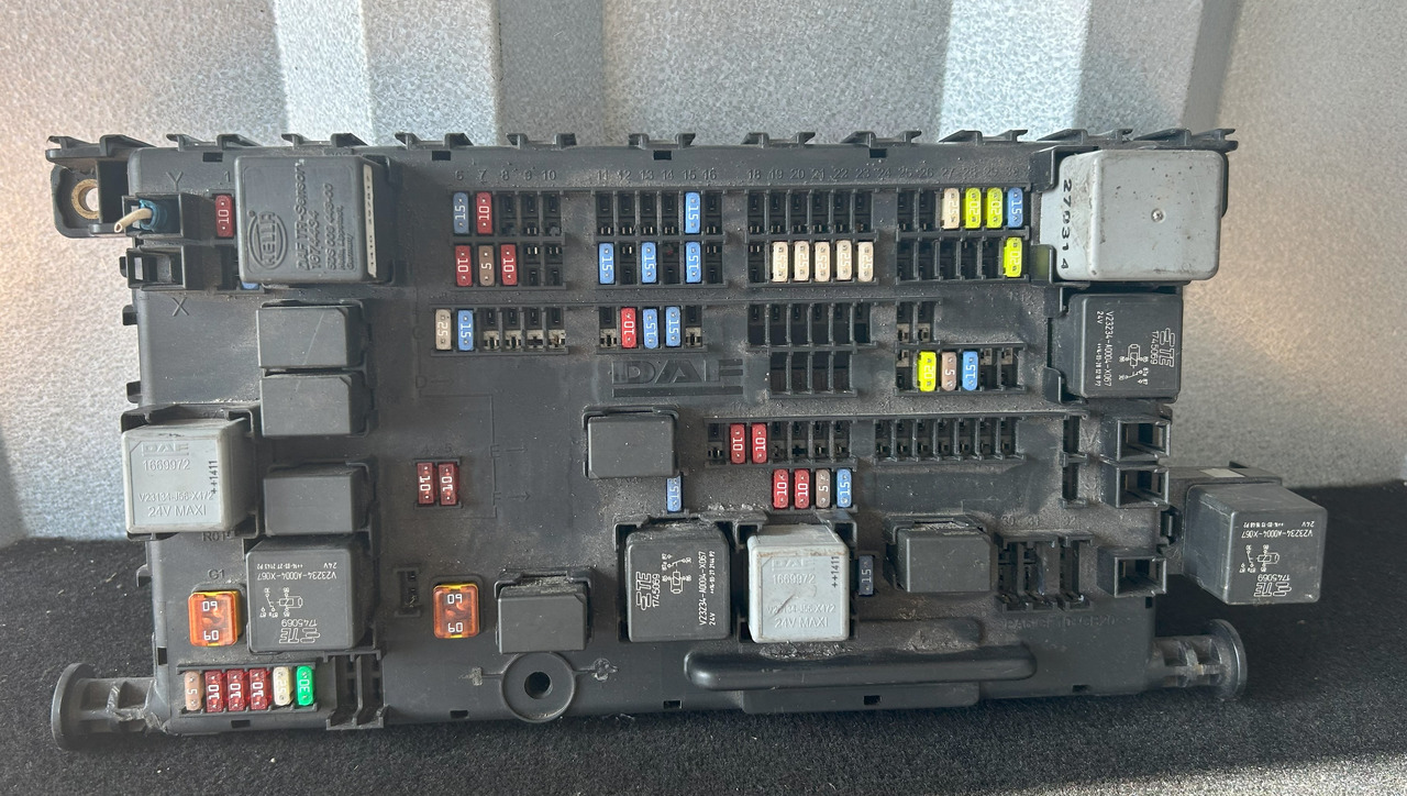 DAF XF 106 FUSE BOX - נתיך: תמונה 1 DAF XF 106 FUSE BOX - נתיך: תמונה 1