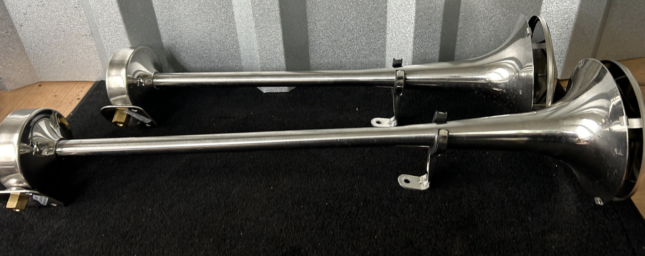 FIAMM 2 TRUMPETS, SHORT + LONG + ASSEMBLY KIT FIAMM, ORIGINAL FOR MERCEDES ACTROS MP5 - חלק אוניברסלי: תמונה 2 FIAMM 2 TRUMPETS, SHORT + LONG + ASSEMBLY KIT FIAMM, ORIGINAL FOR MERCEDES ACTROS MP5 - חלק אוניברסלי: תמונה 2