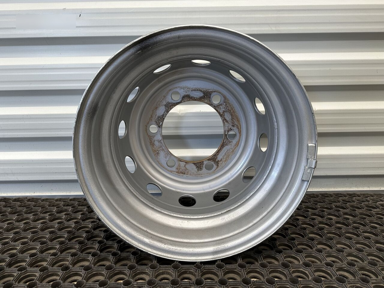 IVECO 6x205 16 IVECO DAILY - חישוק עבור משאית: תמונה 5 IVECO 6x205 16 IVECO DAILY - חישוק עבור משאית: תמונה 5