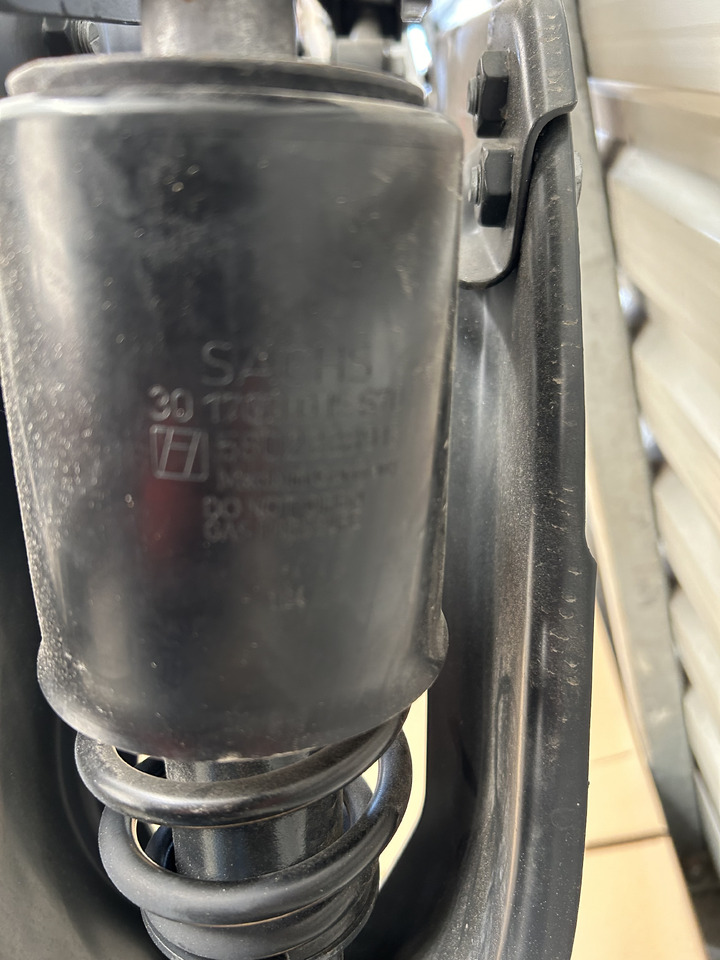 IVECO CABIN SUSPENSION REAR WITH SHOCK ABSORBERS S-WAY BRAND NEW - מתלה תא: תמונה 3 IVECO CABIN SUSPENSION REAR WITH SHOCK ABSORBERS S-WAY BRAND NEW - מתלה תא: תמונה 3