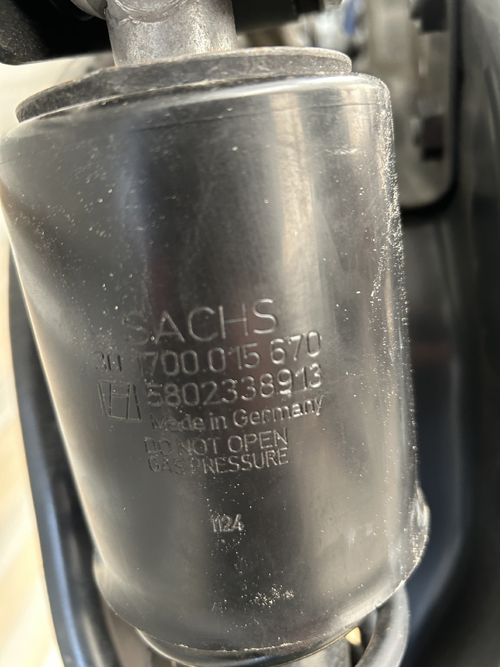 IVECO CABIN SUSPENSION REAR WITH SHOCK ABSORBERS S-WAY BRAND NEW - מתלה תא: תמונה 2 IVECO CABIN SUSPENSION REAR WITH SHOCK ABSORBERS S-WAY BRAND NEW - מתלה תא: תמונה 2