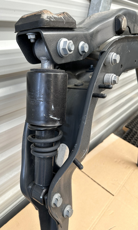 IVECO CABIN SUSPENSION REAR WITH SHOCK ABSORBERS S-WAY BRAND NEW - מתלה תא: תמונה 5 IVECO CABIN SUSPENSION REAR WITH SHOCK ABSORBERS S-WAY BRAND NEW - מתלה תא: תמונה 5