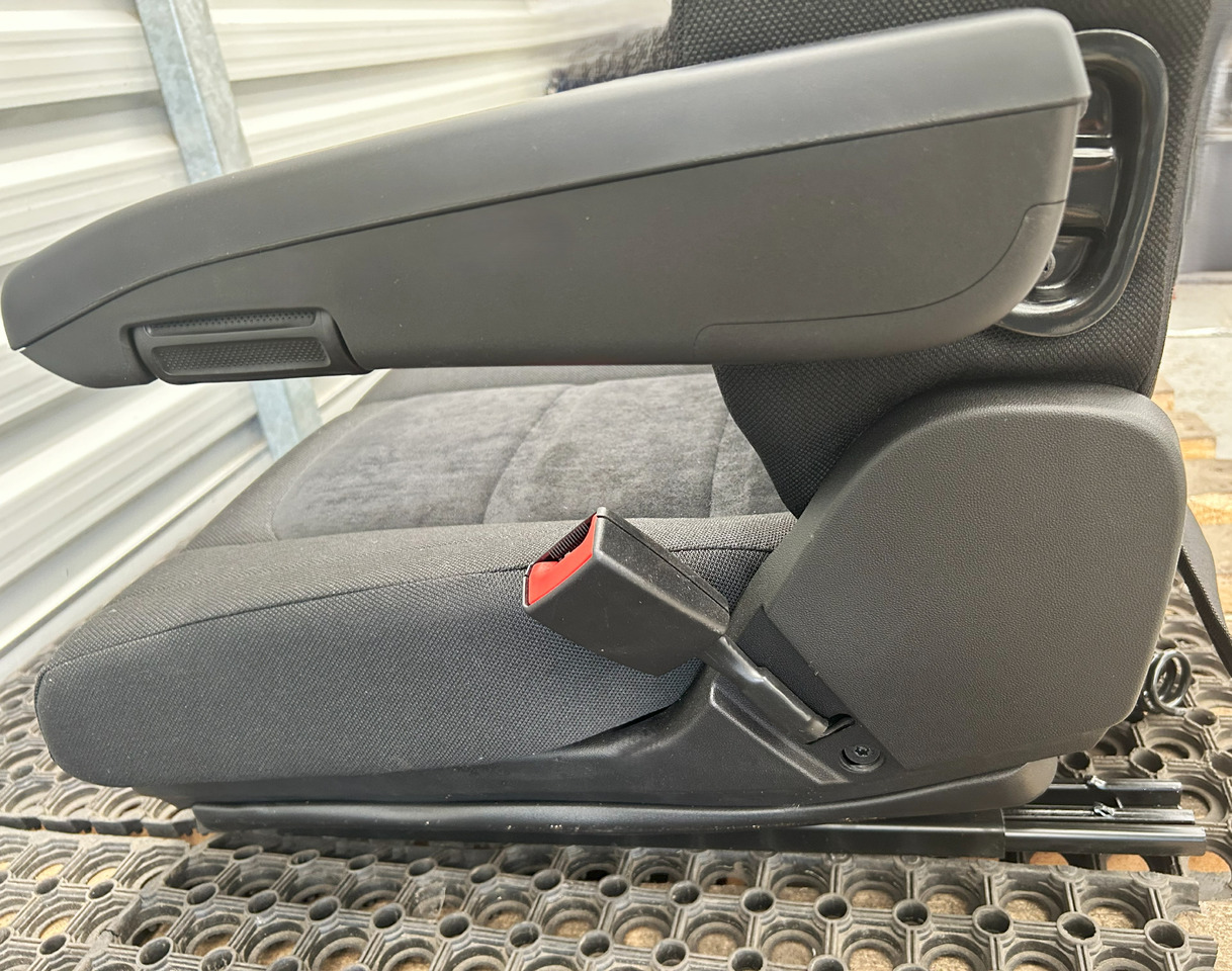 IVECO NEW SEAT IVECO S-WAY - מושב: תמונה 5 IVECO NEW SEAT IVECO S-WAY - מושב: תמונה 5