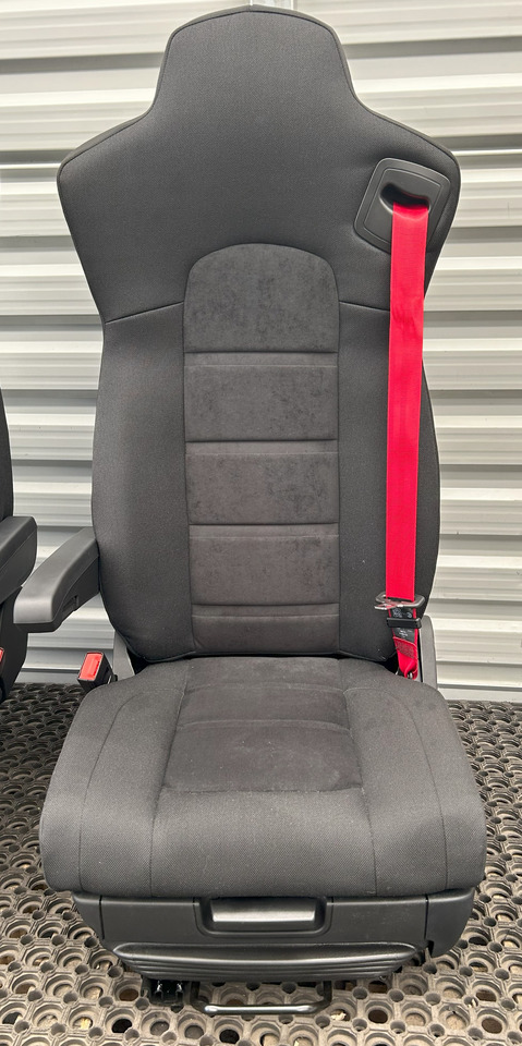 IVECO NEW SEAT IVECO S-WAY - מושב: תמונה 3 IVECO NEW SEAT IVECO S-WAY - מושב: תמונה 3