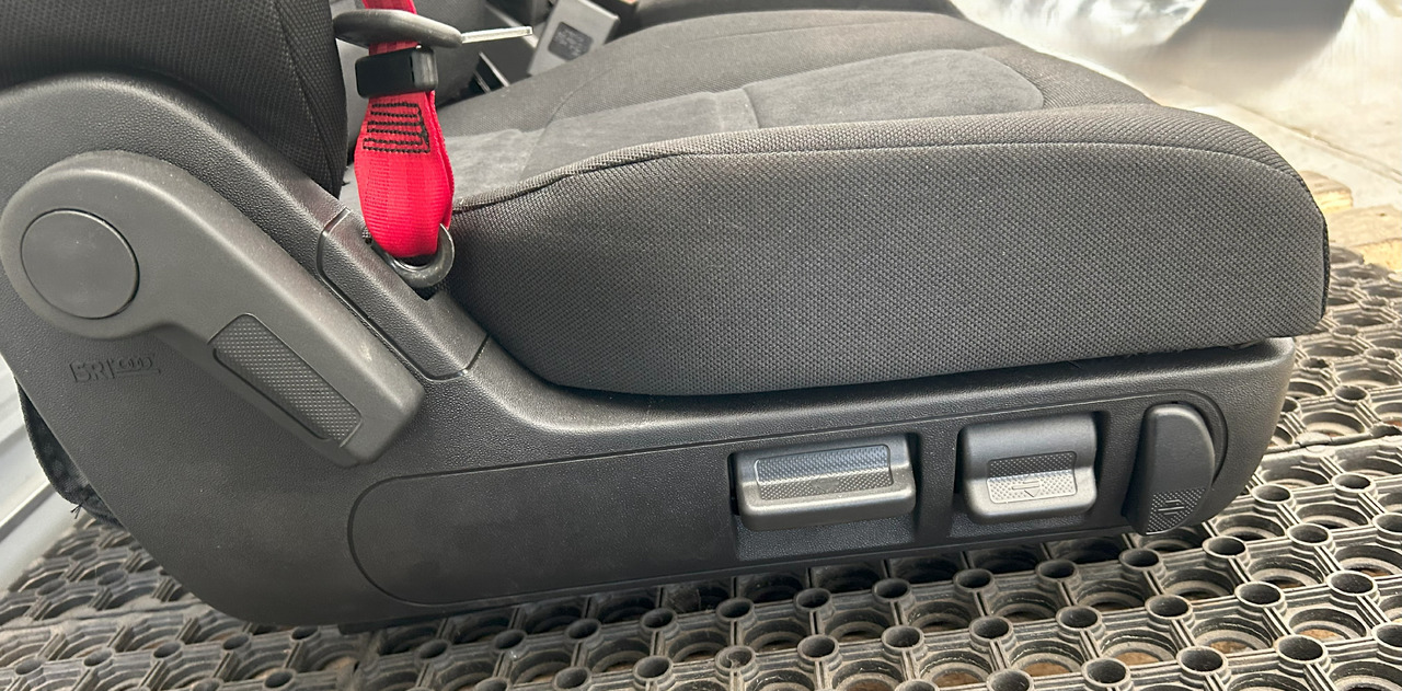 IVECO NEW SET OF SEATS IVECO S-WAY - מושב: תמונה 5 IVECO NEW SET OF SEATS IVECO S-WAY - מושב: תמונה 5