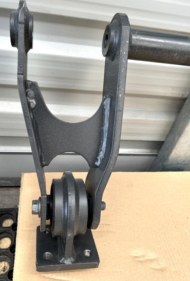 IVECO S-WAY CABIN TIP ROD - מתלה תא: תמונה 2 IVECO S-WAY CABIN TIP ROD - מתלה תא: תמונה 2