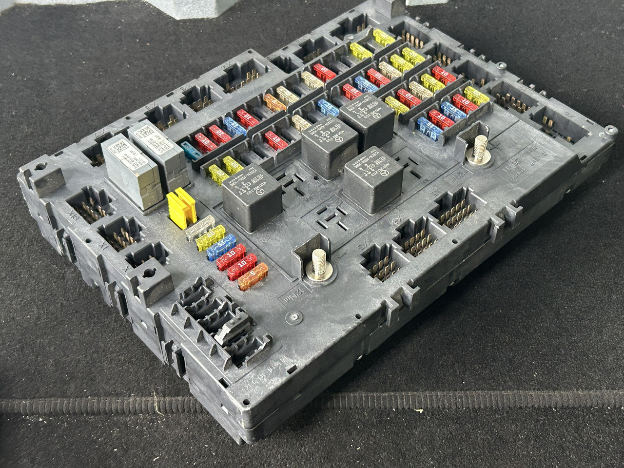 MERCEDES ACTROS MP4 A FUSE MODULE SAM - נתיך: תמונה 3 MERCEDES ACTROS MP4 A FUSE MODULE SAM - נתיך: תמונה 3